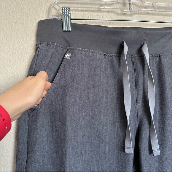 FIGS Zamora Jogger Graphite Scrub Pants Size M PO1666 - Picture 4 of 13